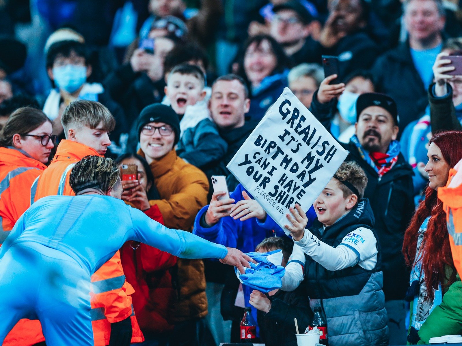 马纳法玩火 马纳法玩火